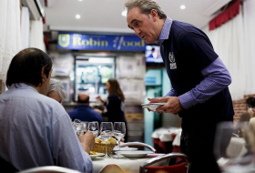 Restaurant “Robin Hood“ in Madrid: Reiche Menschen bezahlen, die Armen essen kostenlos