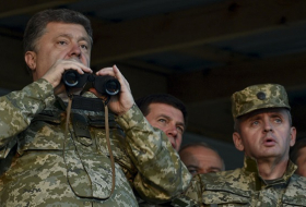 Poroschenko versetzt Truppen an Krim-Grenze in Kampfbereitschaft