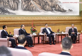 Zhang Dejiang trifft Hongkonger Delegation der Sicherheitseinheiten