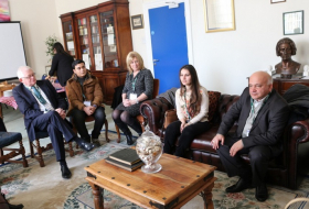 Sieben Mitglieder des Hauses der Lords treffen sich mit Professorin Nargiz Paschayeva