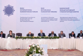 Humanitäres Forum in Baku: Runder Tisch zum Thema „Rolle des Journalismus in der Gewährleistung interkulturellen Dialogs“