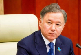 Der Parlamentssprecher von Kasachstan wird in Baku ankommen