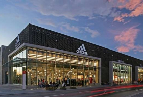 Adidas legt die Latte höher - Füllhorn über die Aktionäre
 