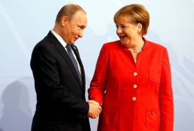Was Putin von Merkel „ab und zu“ geschenkt bekommt