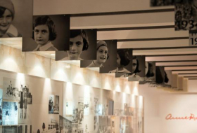 Verborgene Seiten im Tagebuch von Anne Frank nach 70 Jahren erstmals zugänglich