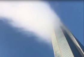 VIDEO: Gazprom-Wolkenkratzer gebärt Wolke