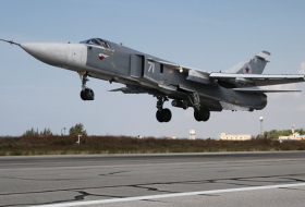 Su-24 fällt durch ungewöhnliche Bemalung auf - VIDEO