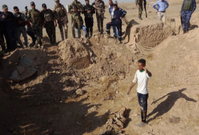 Irakische Soldaten finden Grab mit 400 Leichen