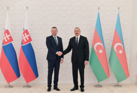 Präsident Ilham Aliyev trifft Ministerpräsident von Slowakei