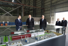 Im Sumgait Chemieindustriepark Werk zur Herstellung von NE-Metallen und Ferrolegierungen eingeweiht