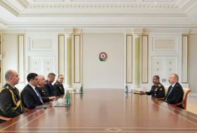 Präsident Ilham Aliyev empfängt türkische Delegation