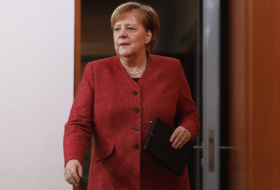 Merkel lässt Merz abblitzen
