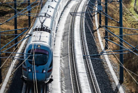 Bundesbeauftrager fordert höhere Bahnpreise