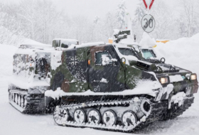Autofahrer sitzen fest, Bundeswehr im Winterdienst