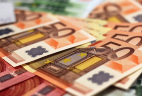   Zollfund: Mann versteckt 20.000 Euro in … Babywindeln  