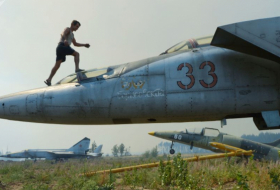   West-Fiction vom Feinsten: Wie ein Kampfjet aus Sowjetzeit der Wirklichkeit enteilte  