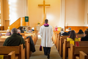 Immer weniger Deutsche gehen regelmäßig in die Kirche