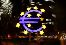 EZB-Beobachter senken erneut ihre Inflationsprognosen