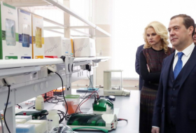 Medwedew besucht Museum von Virologie-Forschungszentrum in Nowosibirsk