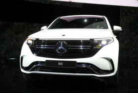   Daimler dementiert Bericht über Kürzung von Absatzziel für Elektro-SUV EQC  