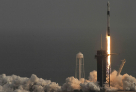 US-Raumfahrtunternehmen SpaceX schießt Falcon-9-Rakete mit Starlink-Satelliten ins All - Video