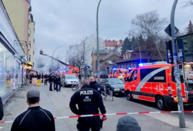 32 Menschen aus brennendem Haus in Berlin-Neukölln gerettet