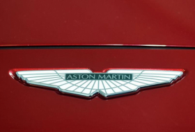 Aston Martin weitet Verlust aus - Finanzchef geht