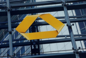   US-Investor Capital Group stockt bei Commerzbank auf  