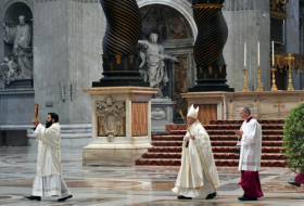Karfreitagsfeierlichkeiten im Vatikan wegen Corona-Pandemie ohne Publikum