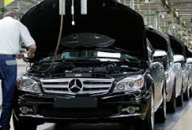   Nach vier Wochen Corona-Stillstand: Daimler kurbelt die Produktion wieder an  