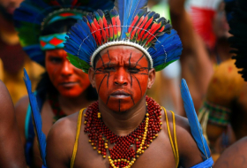 Stars fordern von Bolsonaro Schutz von Brasiliens Ureinwohnern vor Coronavirus