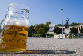 Stadt München zieht Corona-Regeln an