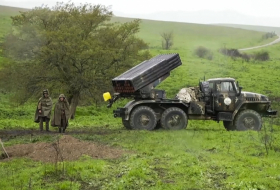   Armenien versetzt Terroristen der YPG / PKK um Milizen gegen Aserbaidschan auszubilden  