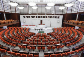   Türkische Abgeordnete verurteilen die Resolution des französischen Senats zu Berg-Karabach  