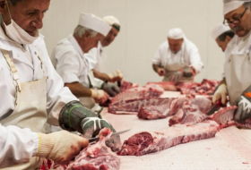 12.300 neue Festanstellungen in der Fleischindustrie