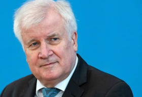 Seehofer kritisiert Bund-Länder-Beschlüsse zu Ostergottesdiensten