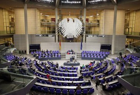 Bundestag berät über Jugendschutz im Internet
