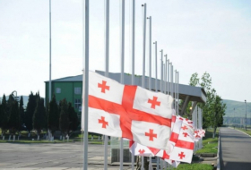   In Georgien wurden die Staatsflaggen gesenkt  