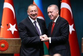   Recep Tayyip Erdogan gratuliert Ilham Aliyev zum Tag der Republik  