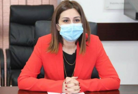     Rote Farbe der Trauer:   Gesundheitsministerin verspottet Armenier mit seiner Kleidung   - VIDEO    