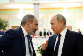 Putin trifft sich mit Armeniens amtierenden Premierminister Paschinjan