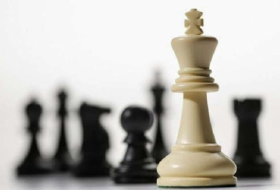 Zwei aserbaidschanische Spieler treten beim Schachfestival in Serbien an