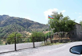   Zwei armenische Bürger überqueren Aserbaidschan  