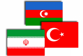   Aserbaidschanische, türkische und iranische Außenminister treffen sich in Teheran  