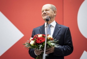   Zu Wahlerfolg     gratuliert Bundeskanzlerin Angela Merkel den Olaf     Scholz  