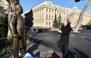   Präsident Aliyev enthüllt in Baku ein Denkmal für den Philanthrop Hadschi Zeynalabdin Tagiyev  