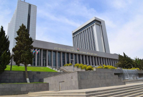 Aserbaidschanisches Parlament hält Anhörungen zur obligatorischen Krankenversicherung ab