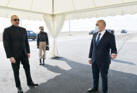   Präsident Ilham Aliyev und First Lady Mehriban Aliyeva besuchen Sugovuschan  