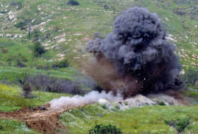   Bulldozer trifft Landmine in Aghdam  