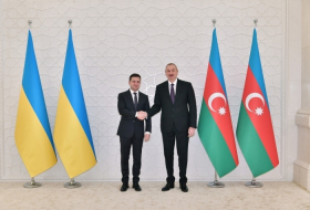   Präsident Selenskyj bespricht mit dem aserbaidschanischen Präsidenten die Lage in der Ukraine  